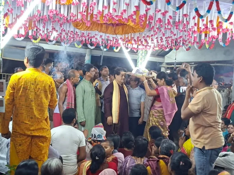 ভালবাসায় সিক্ত ইঞ্জিনিয়ার আব্দুস সোবহান: কীর্তন অনুষ্ঠানে জনতার উচ্ছ্বাস
