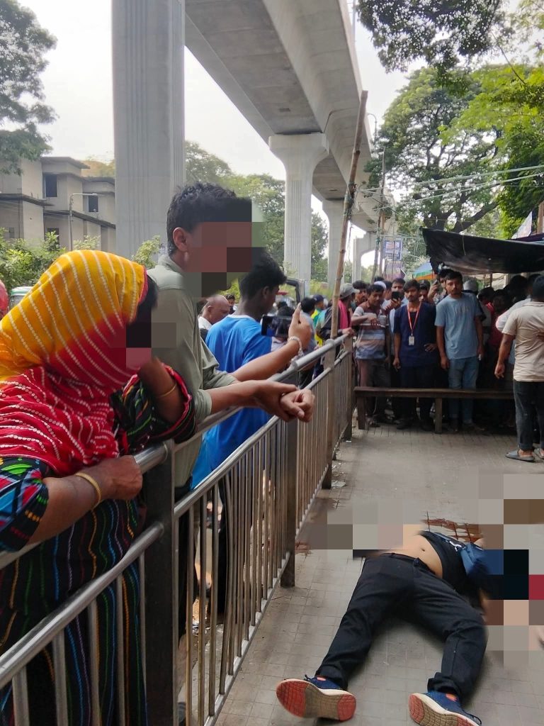 রাজধানীতে মেট্রোরেলের  স্প্রিং ছিটকে পড়ে এক পথচারীর মৃত্যু