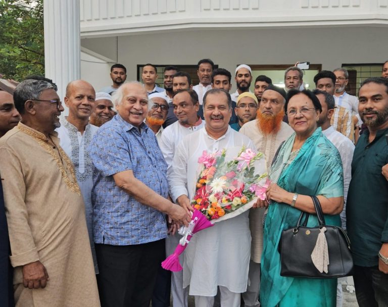 ছাত্রের বাড়িতে শিক্ষকের আগমন: স্মৃতিমধুর এক মুহূর্ত গৌরনদীতে