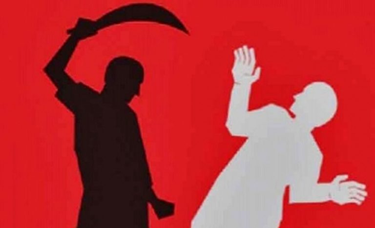 আঠারখাদায় সালিশের জের ধরে যুবকের দায়ের কোপে গুরুতর আহত এক ব্যক্তি