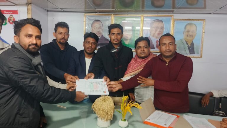 গৌরনদীতে ইউনিয়ন ছাত্র দলের ওয়ার্ড পর্যায়ের নির্বাচন পরিচালনা কমিটির তালিকা হস্তান্তর
