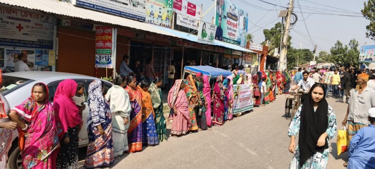 বরিশাল-১: ২০০১ সালের নির্যাতনের আতঙ্কে সংখ্যালঘুরা—জহির উদ্দিন স্বপনকে মনোনয়ন পুনর্বিবেচনা ও ইঞ্জিনিয়ার আব্দুস সোবহানকে মনোনয়ন দেওয়ার দাবিতে মানববন্ধন