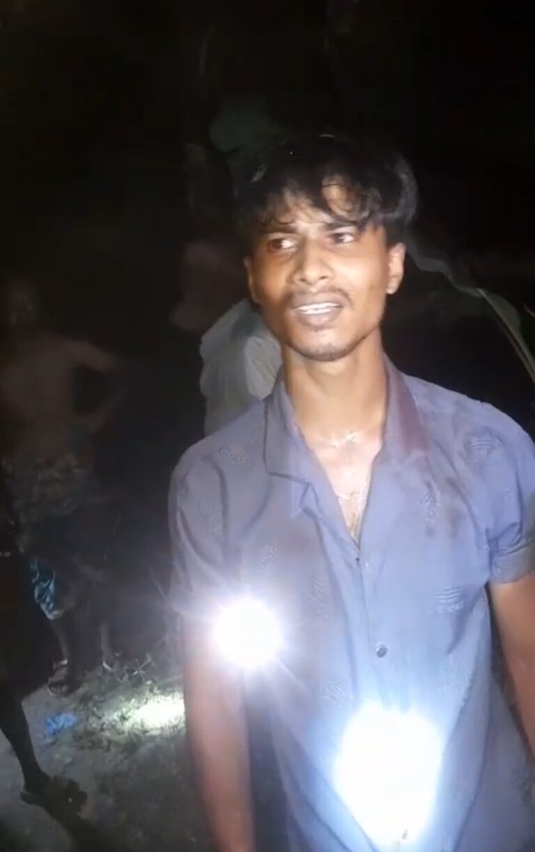 চুরির বিচার করায় গ্রামবাসীর বিরুদ্ধে মিথ্যা মামলা