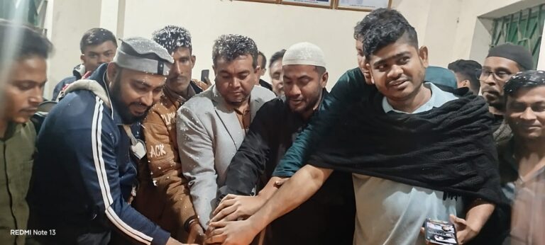 এনায়েত হোসেনের ৫০তম জন্মবার্ষিকী উপলক্ষে কেক কাটা ও মিলাদ মাহফিল অনুষ্ঠিত